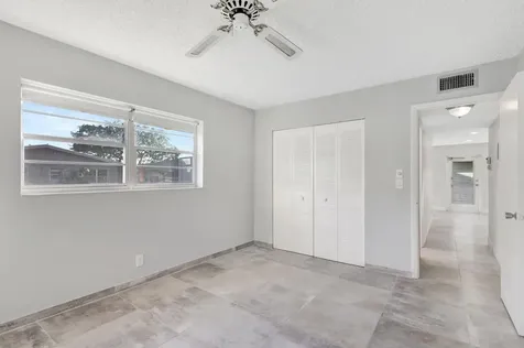 121 Bedford E West Palm Beach FL 33417