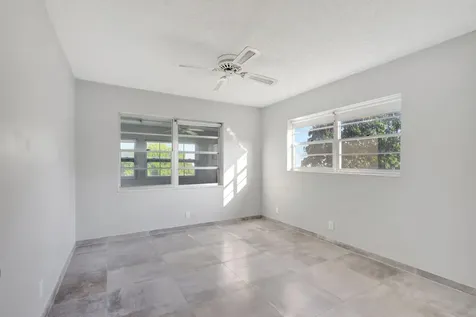121 Bedford E West Palm Beach FL 33417