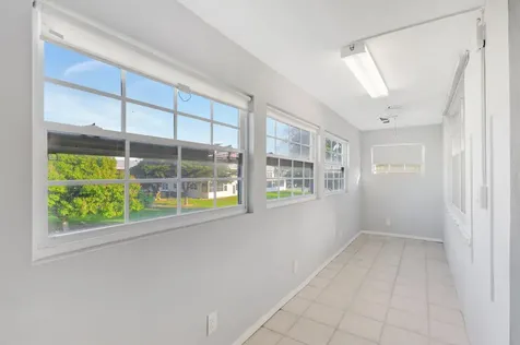 121 Bedford E West Palm Beach FL 33417