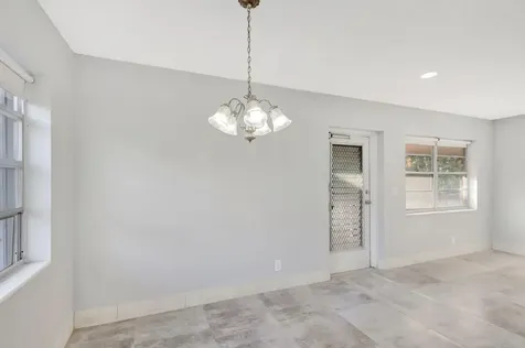 121 Bedford E West Palm Beach FL 33417