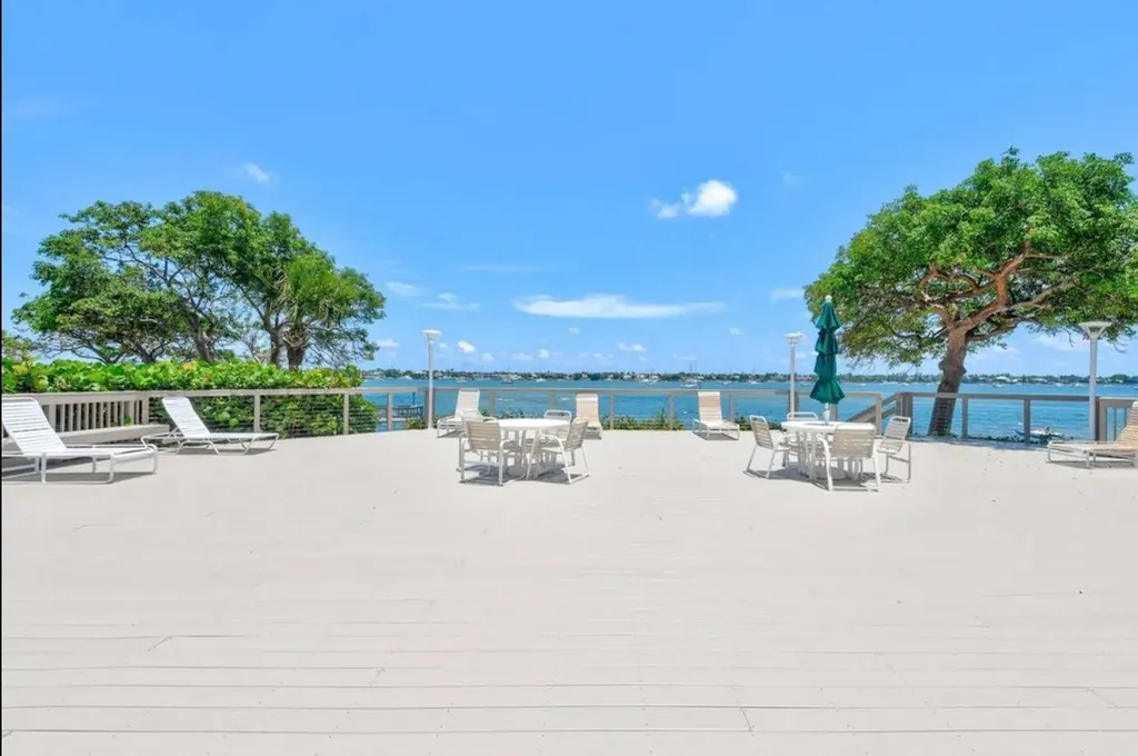 5600 N Flagler West Palm Beach FL 33407