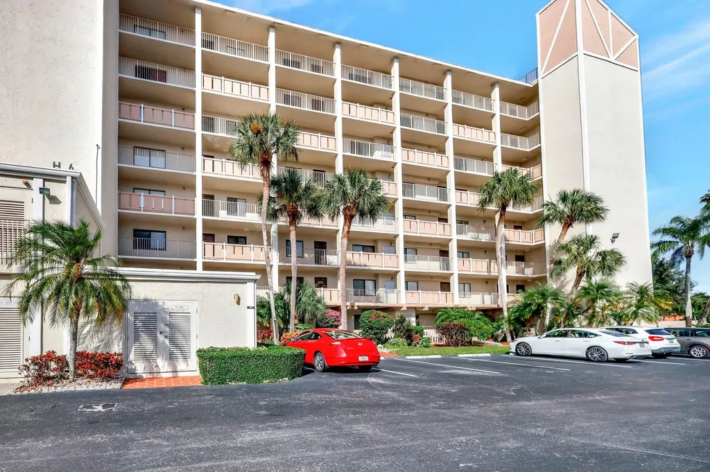 14460 Strathmore Lane Delray Beach FL 33446