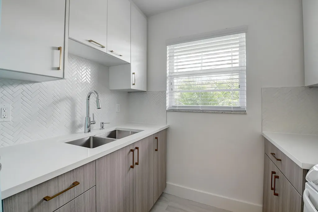 502 N H Street Lake Worth Beach FL 33460