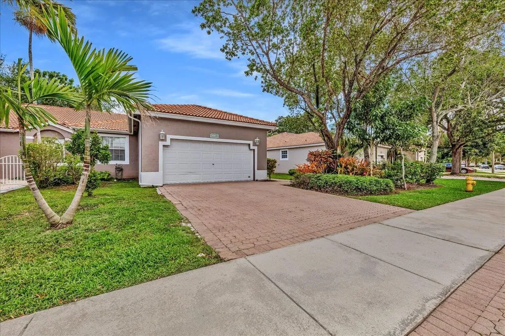 7600 S Aragon Boulevard Sunrise FL 33322