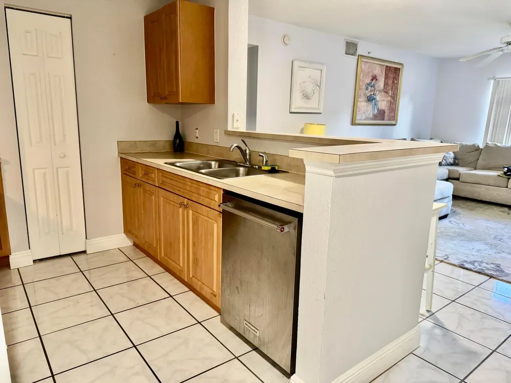 6769 Heritage Grande Boynton Beach FL 33437