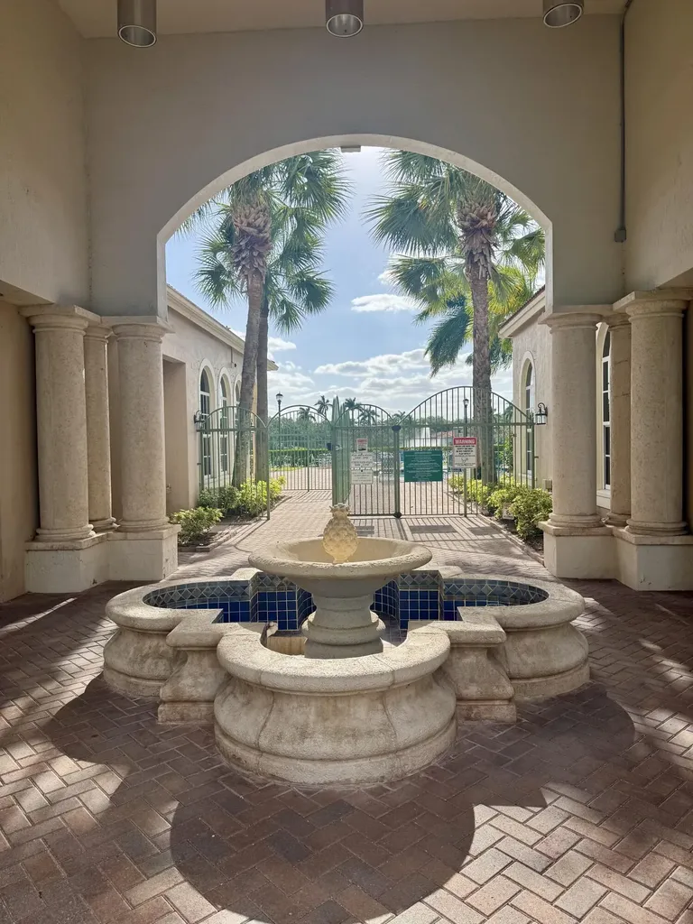 6769 Heritage Grande Boynton Beach FL 33437