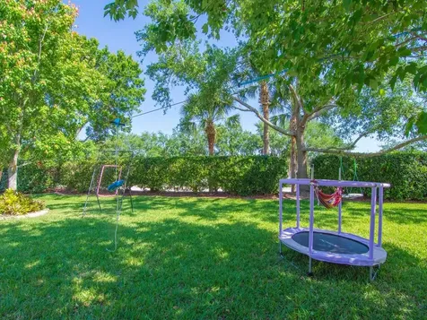 521 N Valencia Circle SW Vero Beach FL 32968