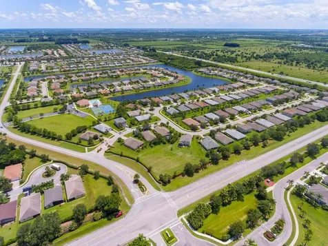 521 N Valencia Circle SW Vero Beach FL 32968