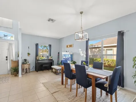 521 N Valencia Circle SW Vero Beach FL 32968