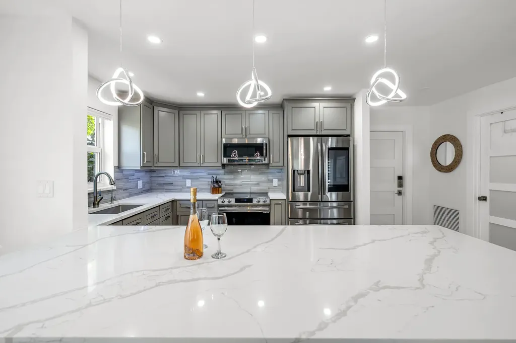 2870 NE 14th Causeway Pompano Beach FL 33062