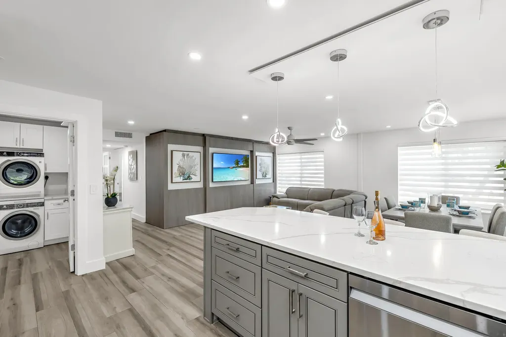 2870 NE 14th Causeway Pompano Beach FL 33062
