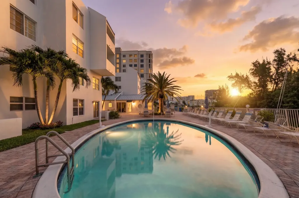 2870 NE 14th Causeway Pompano Beach FL 33062