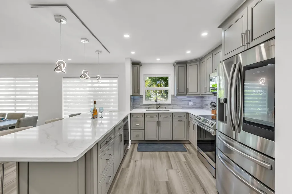 2870 NE 14th Causeway Pompano Beach FL 33062