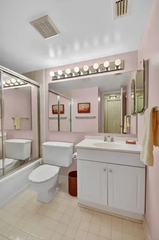 228 Pine Hov Circle Greenacres FL 33463