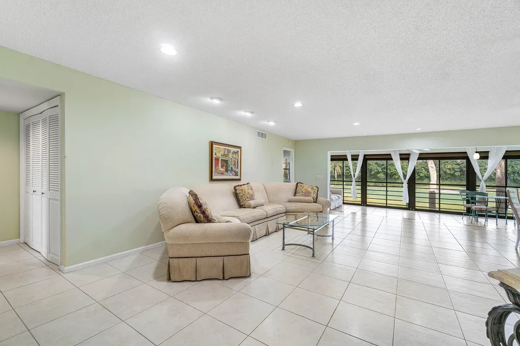 6446 Aspen Glen Circle Boynton Beach FL 33437