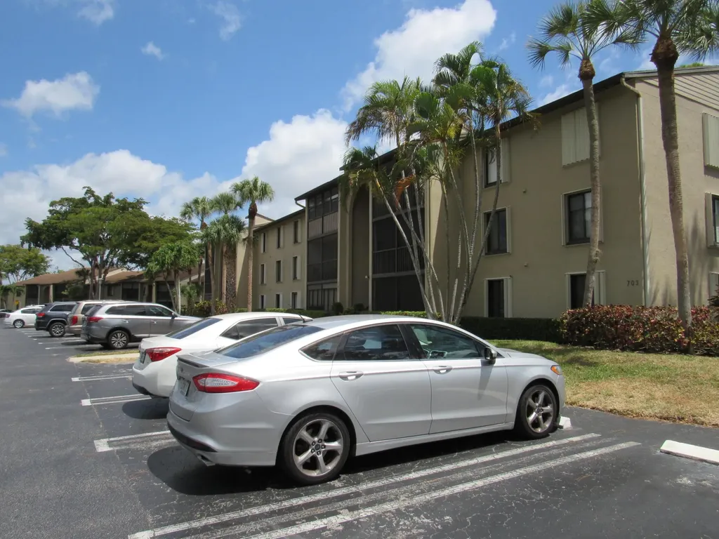703 Sunny Pine Way Greenacres FL 33415