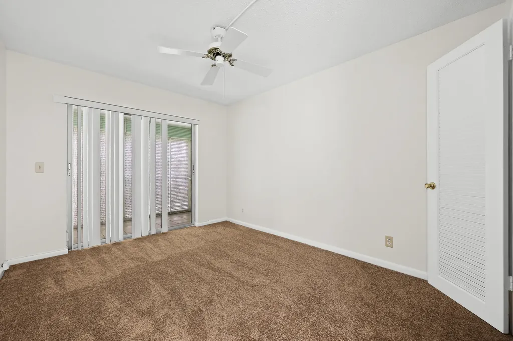 392 Markham R Deerfield Beach FL 33442