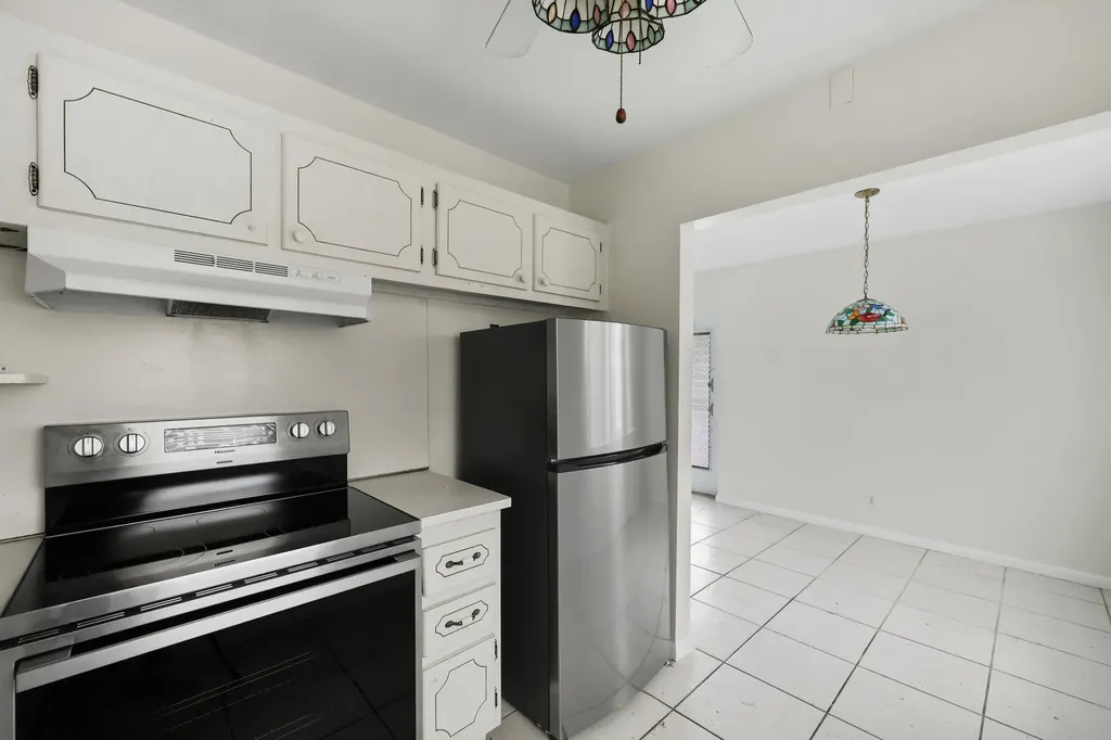 392 Markham R Deerfield Beach FL 33442