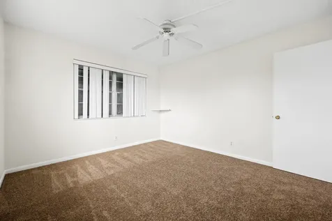 392 Markham R Deerfield Beach FL 33442