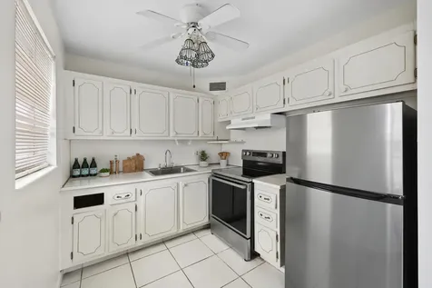 392 Markham R Deerfield Beach FL 33442