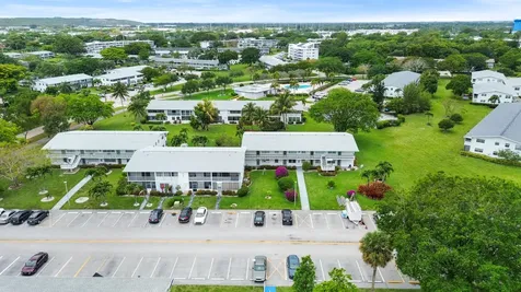 392 Markham R Deerfield Beach FL 33442