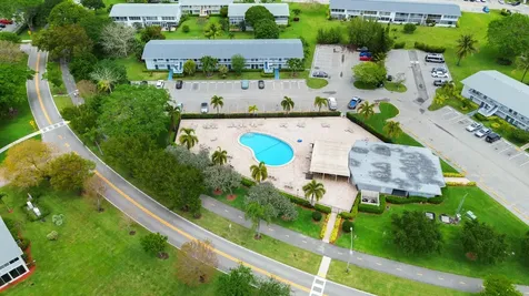 392 Markham R Deerfield Beach FL 33442