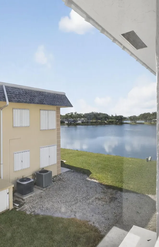 51 Stratford D West Palm Beach FL 33417