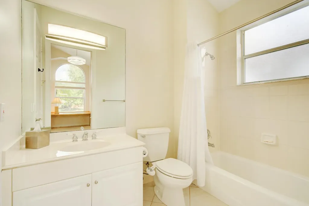6646 Oakmont Way West Palm Beach FL 33412