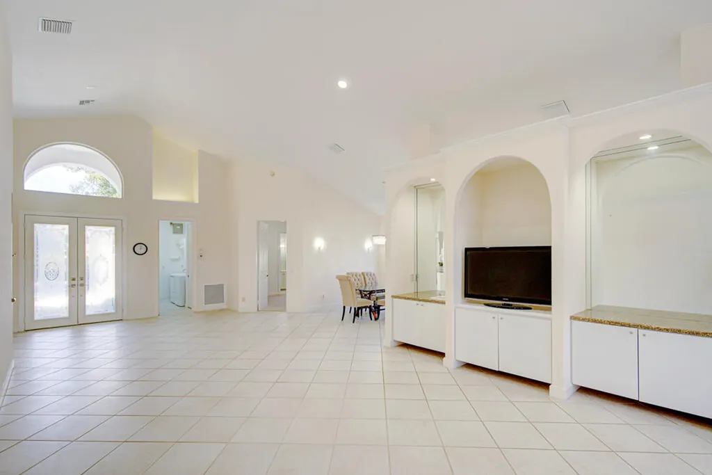 6646 Oakmont Way West Palm Beach FL 33412