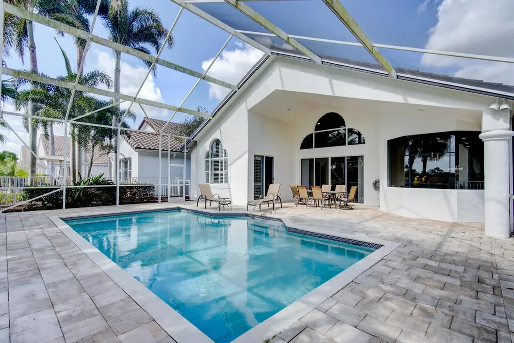 6646 Oakmont Way West Palm Beach FL 33412