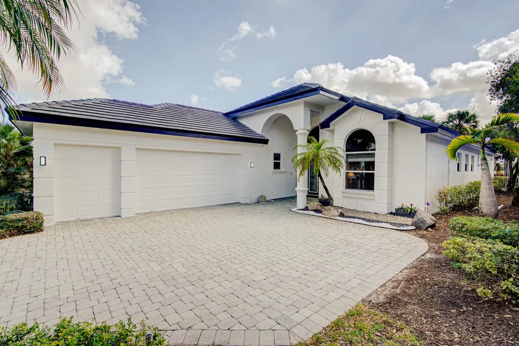 6646 Oakmont Way West Palm Beach FL 33412