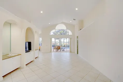 6646 Oakmont Way West Palm Beach FL 33412