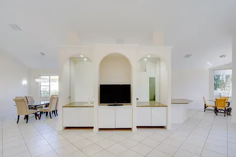 6646 Oakmont Way West Palm Beach FL 33412