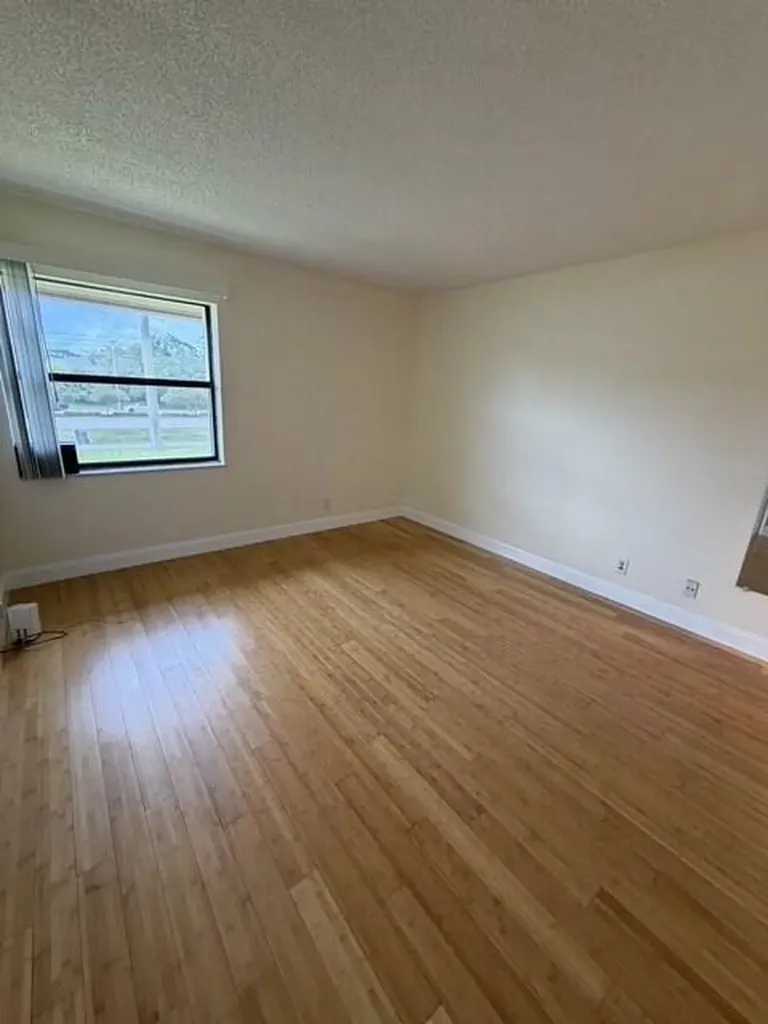 22088 Palms Way Boca Raton FL 33433