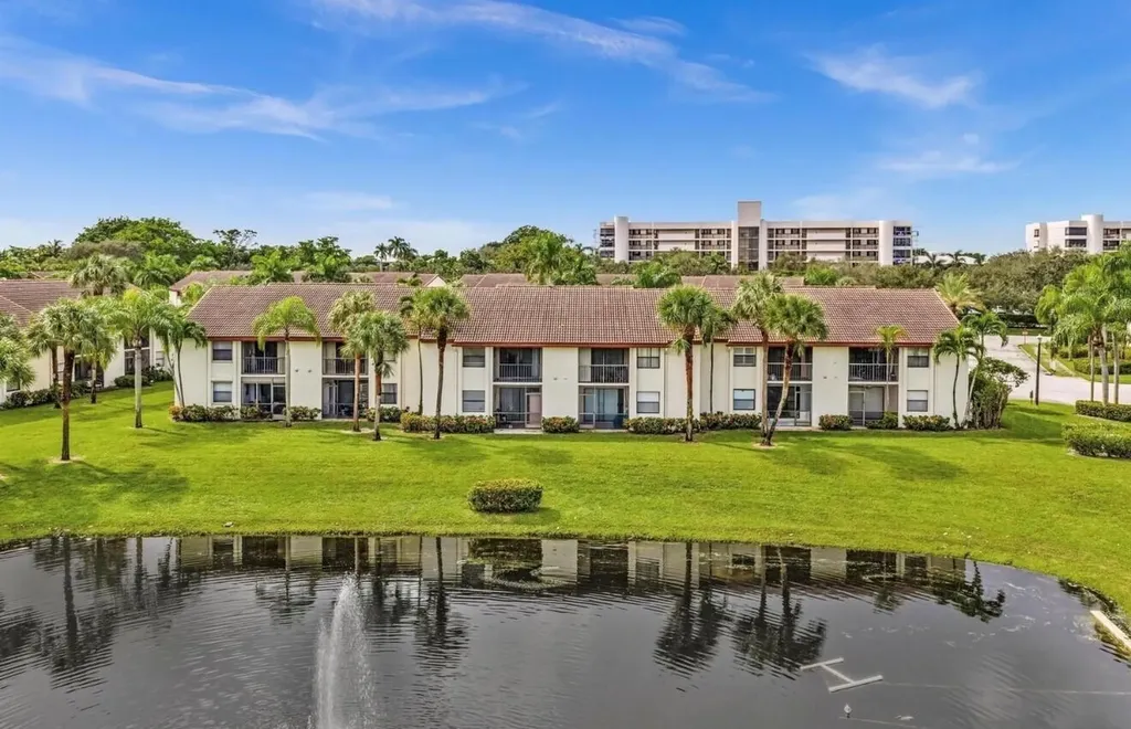 22088 Palms Way Boca Raton FL 33433