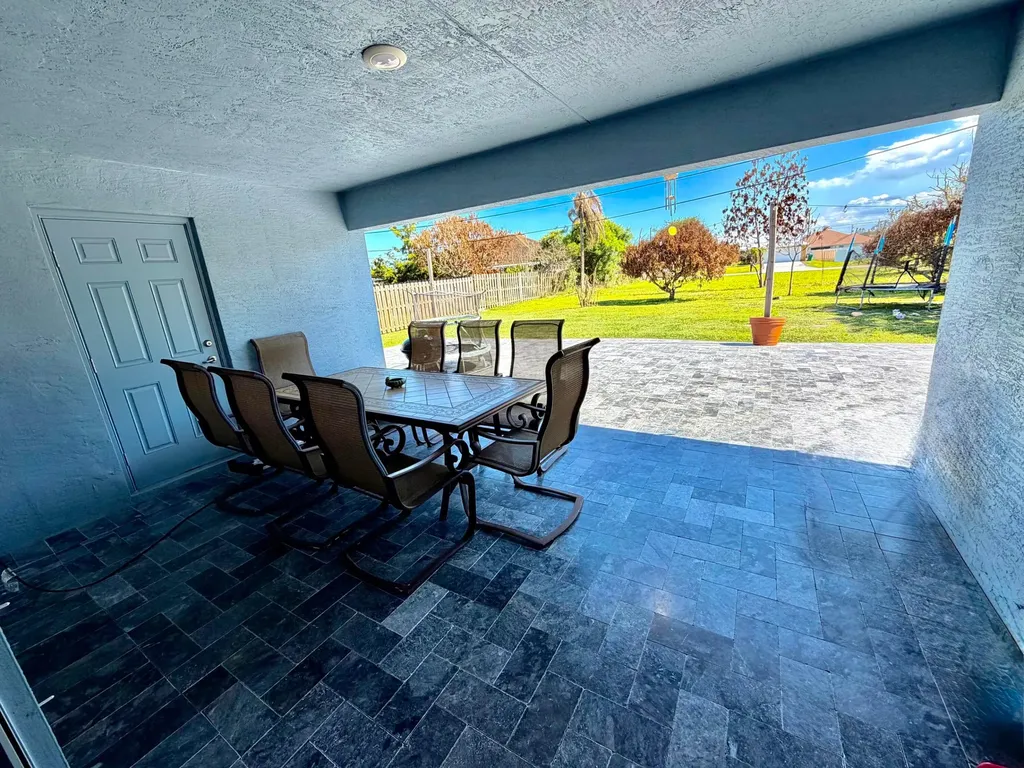 5425 NW Edgewater Avenue Port St Lucie FL 34983