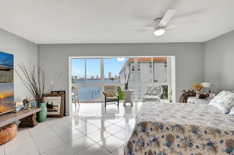 2936 Lake Shore Drive Riviera Beach FL 33404