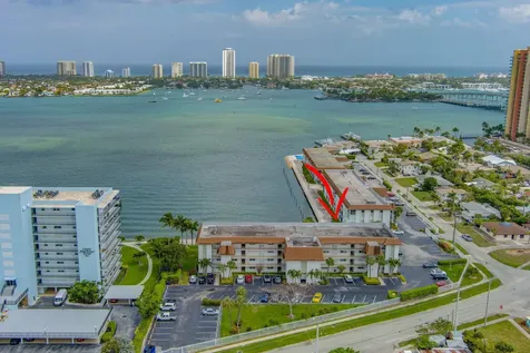2936 Lake Shore Drive Riviera Beach FL 33404