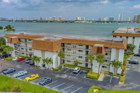 2936 Lake Shore Drive Riviera Beach FL 33404