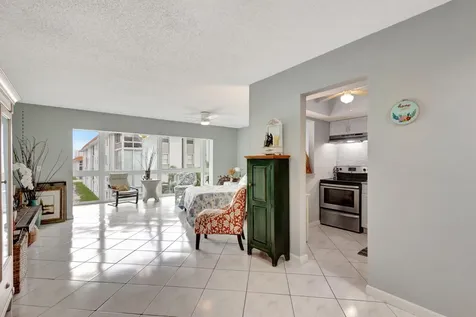 2936 Lake Shore Drive Riviera Beach FL 33404