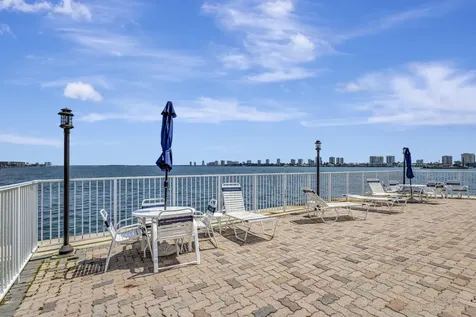2936 Lake Shore Drive Riviera Beach FL 33404