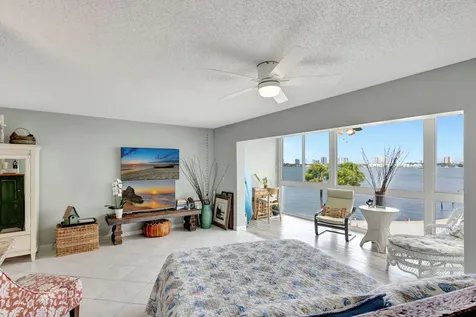 2936 Lake Shore Drive Riviera Beach FL 33404