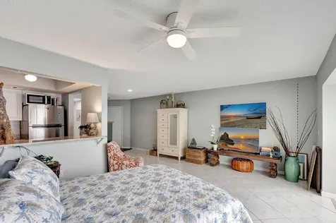 2936 Lake Shore Drive Riviera Beach FL 33404