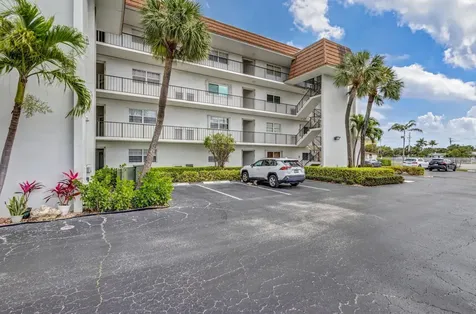 2936 Lake Shore Drive Riviera Beach FL 33404
