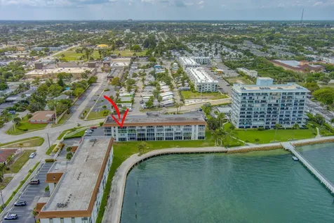 2936 Lake Shore Drive Riviera Beach FL 33404