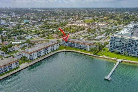 2936 Lake Shore Drive Riviera Beach FL 33404