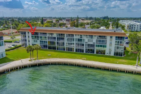 2936 Lake Shore Drive Riviera Beach FL 33404