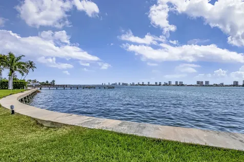 2936 Lake Shore Drive Riviera Beach FL 33404
