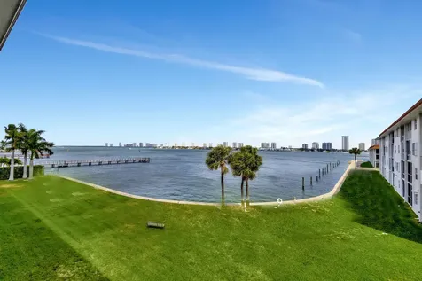 2936 Lake Shore Drive Riviera Beach FL 33404
