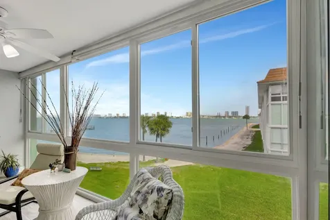2936 Lake Shore Drive Riviera Beach FL 33404